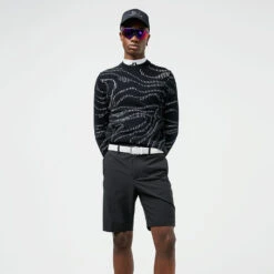 J.Lindeberg Stuart Stripe Golf Shorts -FootJoy Sales Store J.Lindeberg SS22 Stuart Stripe Golf Shorts GMPA05577 9999 Code TSLIN012 34 W Black Model 1